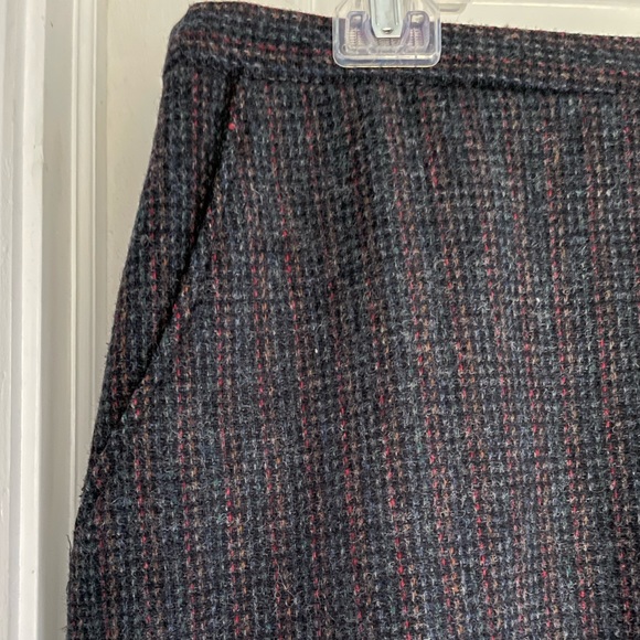 Gorgeous vintage wool skirt, size 16 1/2 beautiful tweed gray - Picture 2 of 9